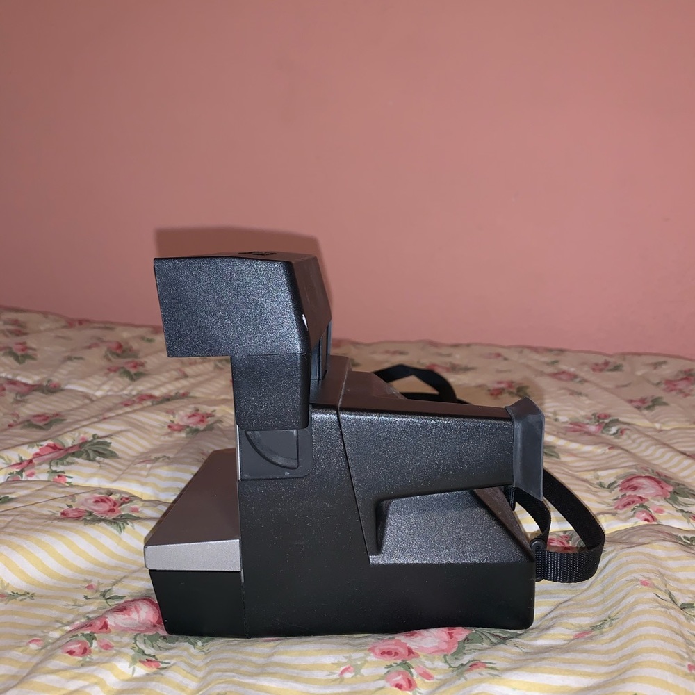 Polaroid camera - Picture 2 of 3